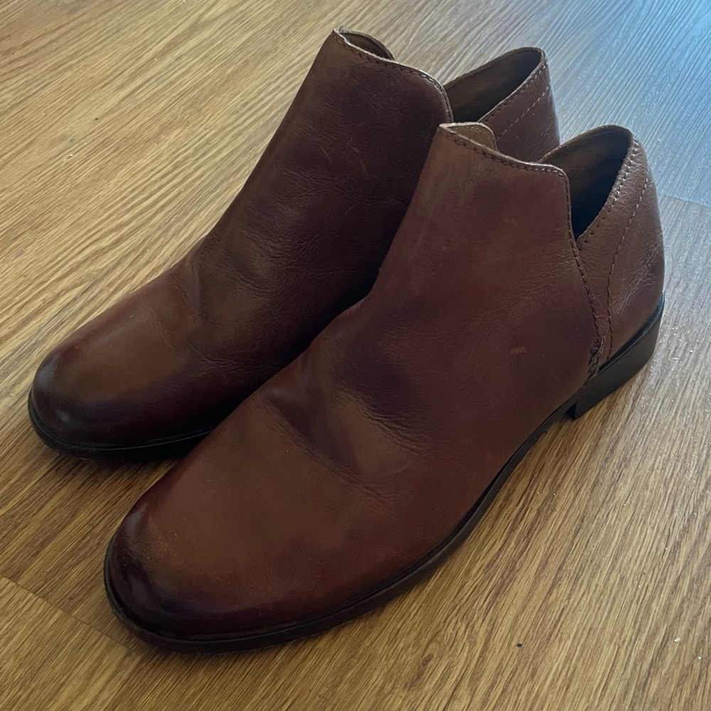 Frye Elyssa Shootie (9.5) — open to offers